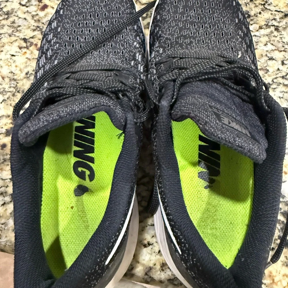 Nike Black and White Zoom Sneakers - Picture 4 of 7